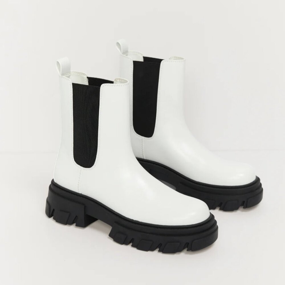 💖 Oak + Fort Cunky Sole Chelsea Boot
